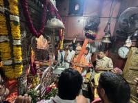 HH Swamiji at Shri Kaalabhairava Temple, Varanasi (25.03.2025)
